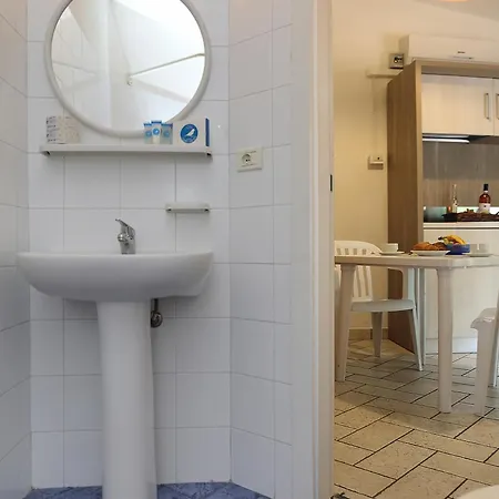 Camping Cisano - San Vito 4*