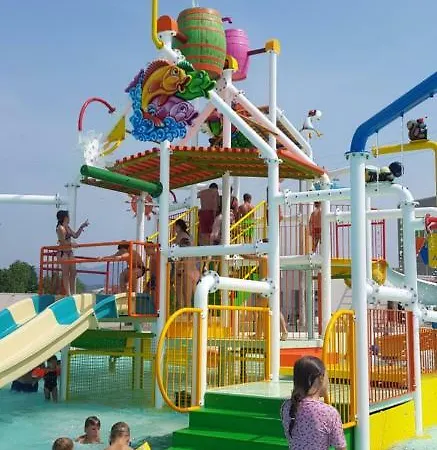 Camping Cisano - San Vito 4*
