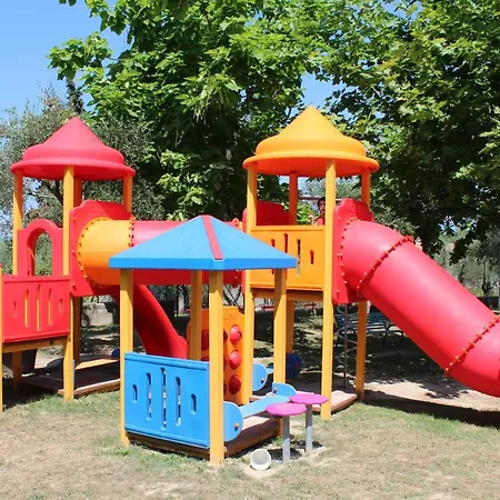 Camping Cisano - San Vito 4*