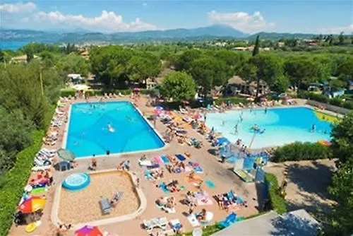 Cisano - San Vito مكان تخييم 4*