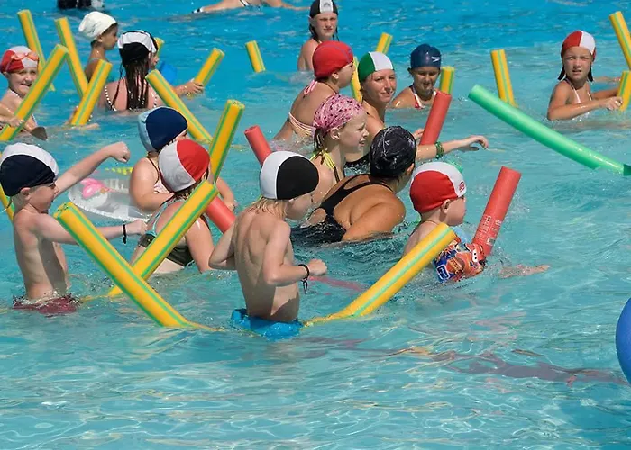 Cisano - San Vito مكان تخييم 4*